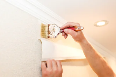 Pose de papier peint à Coudray — revêtements muraux et toiles de verre